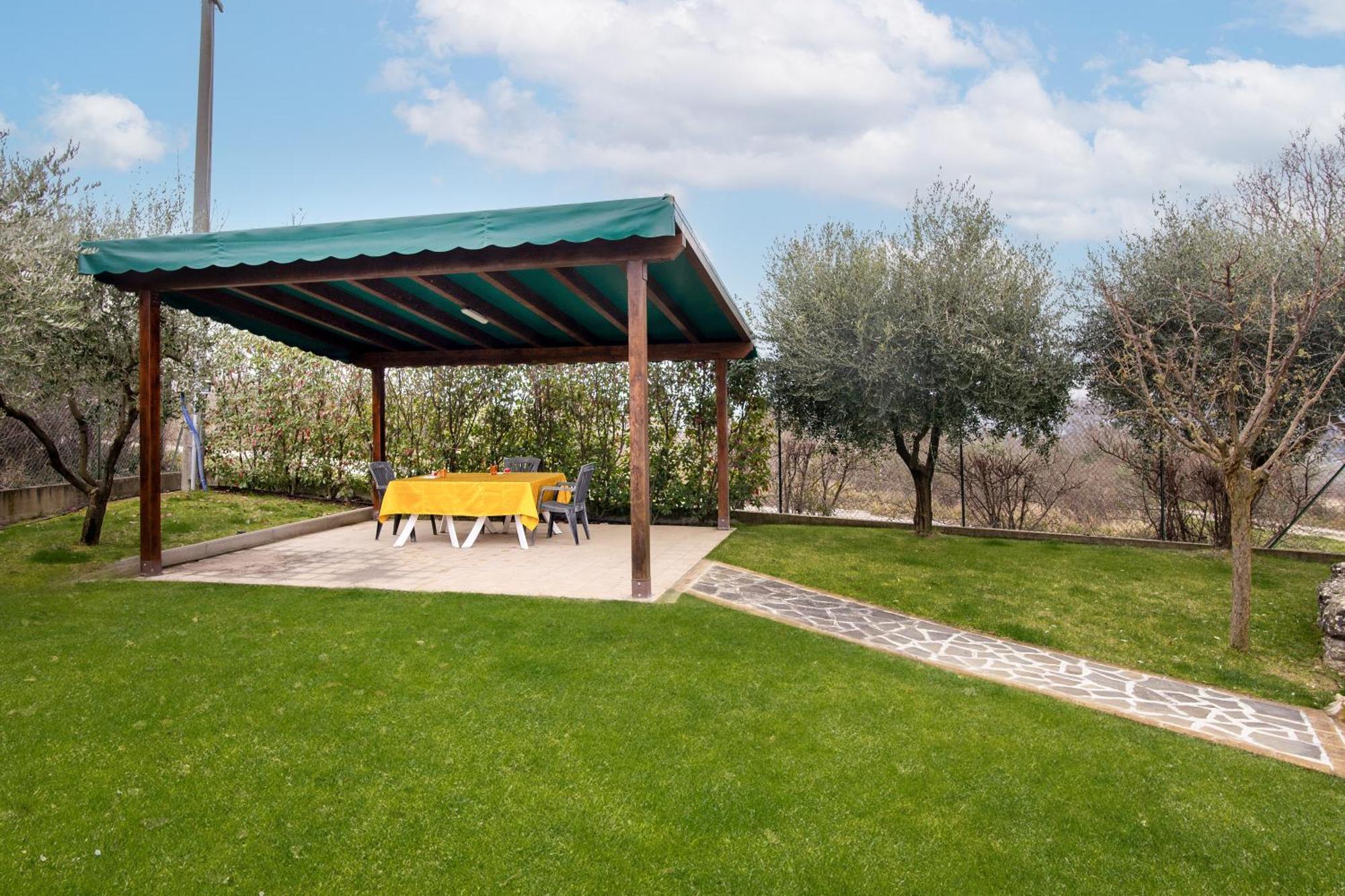 Casavacanzelemore - Casa Zoe Valfabbrica Buitenkant foto